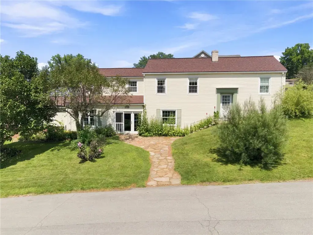 708 Grant Street , East Brady