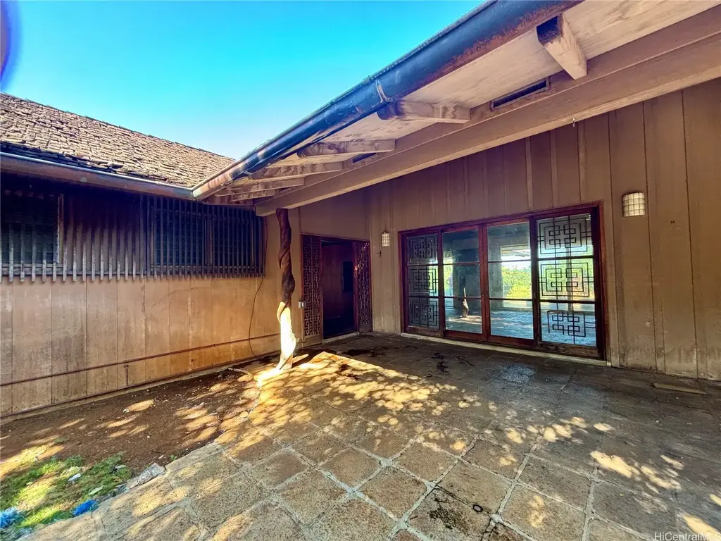 633 Hakaka Place, Honolulu
