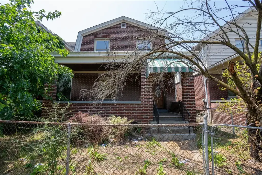 533 Woodward Avenue , Stowe