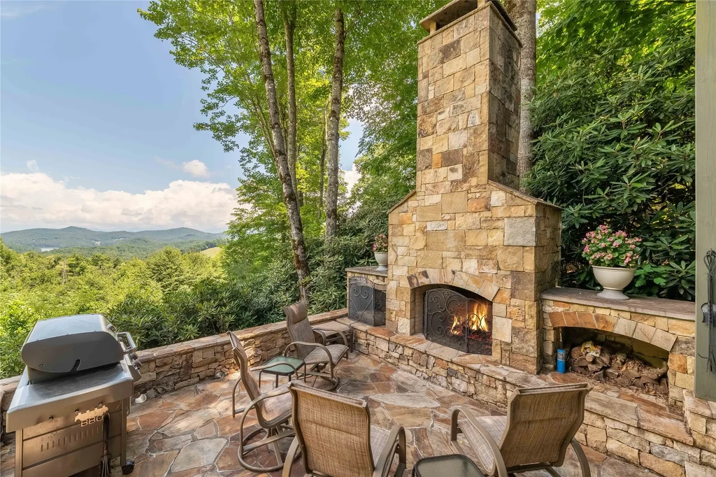 126 Ridges Loop, Cullowhee