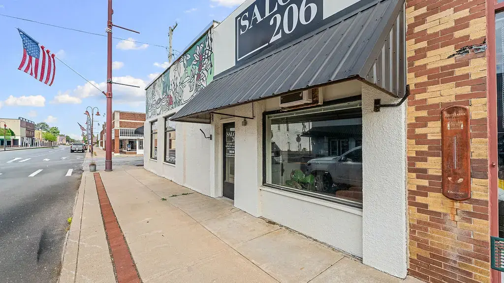 206 E Main Street, Gentry