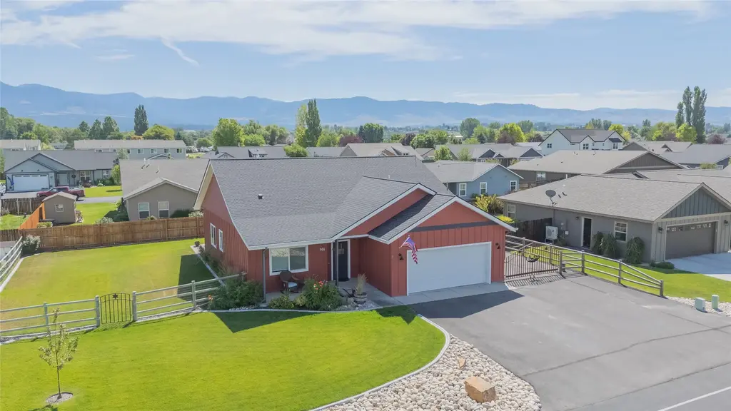 144 Farm Land Lane, Corvallis