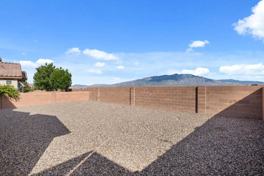 3953 Mountain Trail Loop Ne, Rio Rancho