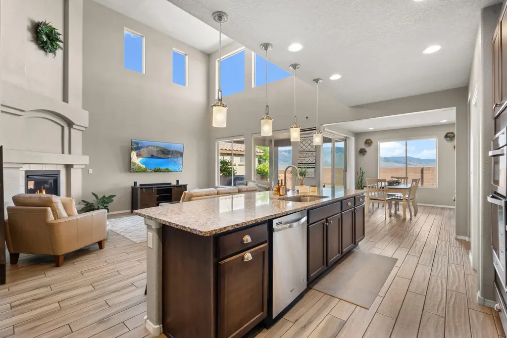3953 Mountain Trail Loop Ne, Rio Rancho