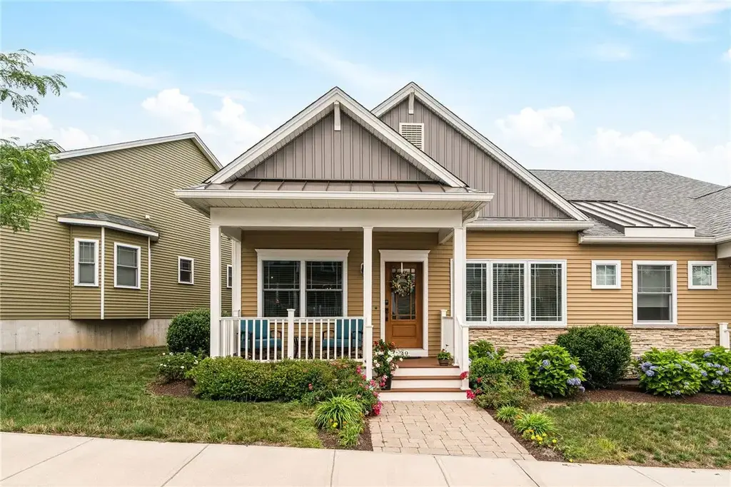 49 Seawynds Dr, North Kingstown