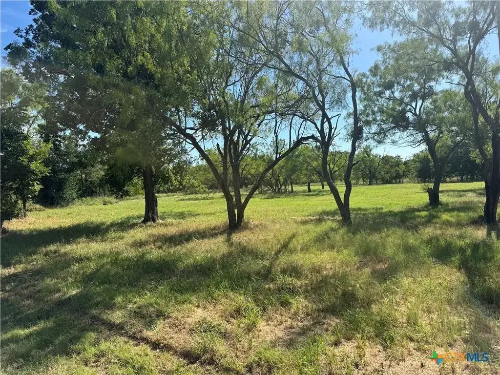 Lot 1 N Sixth Street, Bangs