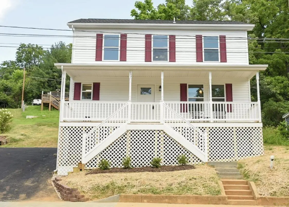 1117 Stuart St, Staunton