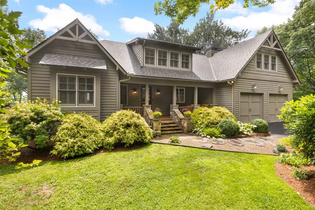 245 Woodland Ridge Drive, Highlands