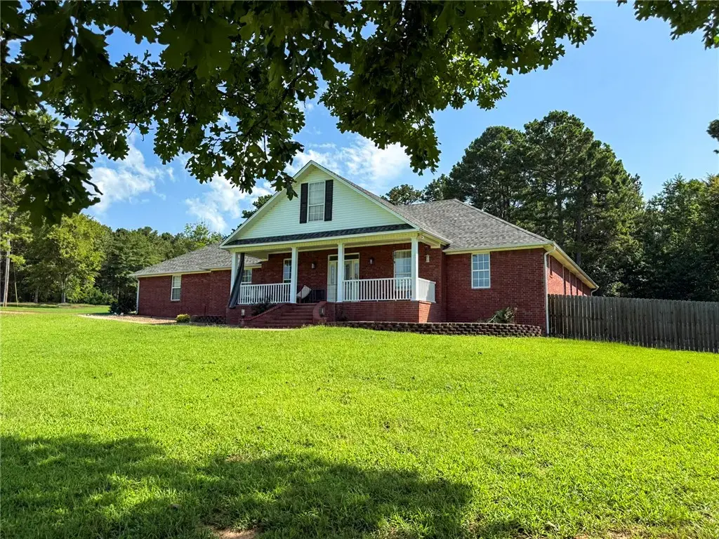 70 Walthall Road, Russellville