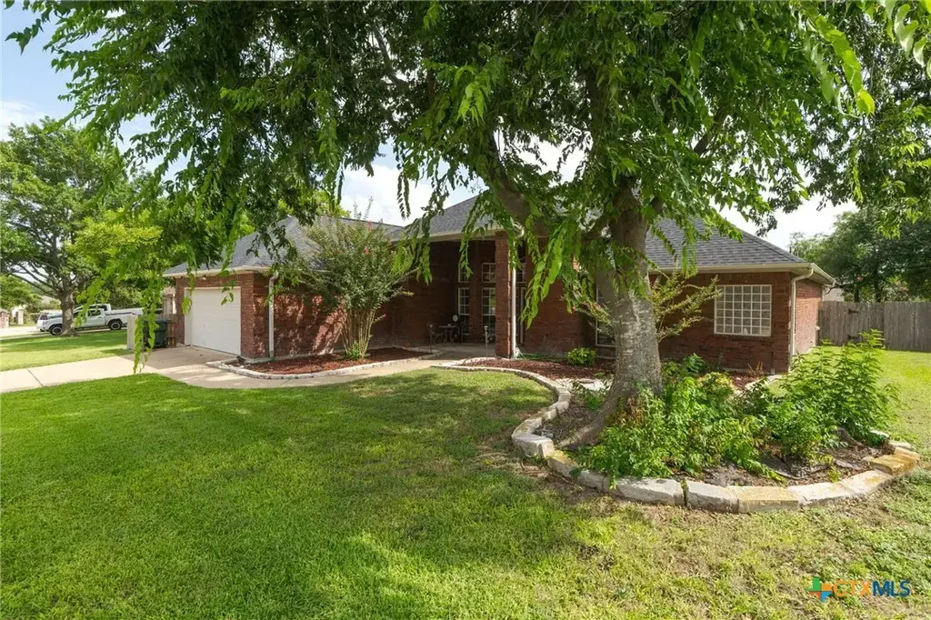 3807 Whispering Oaks, Temple
