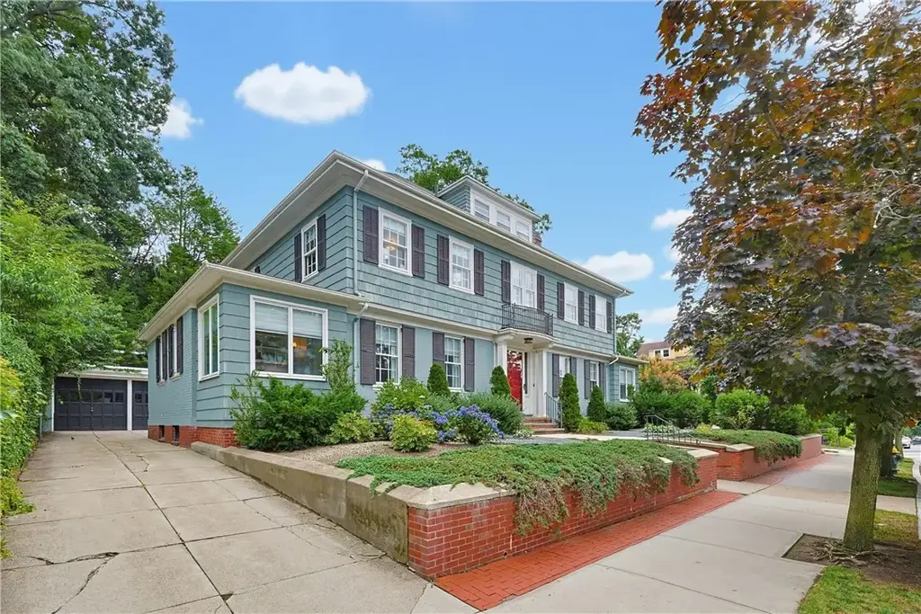 387 Wayland Ave, Providence