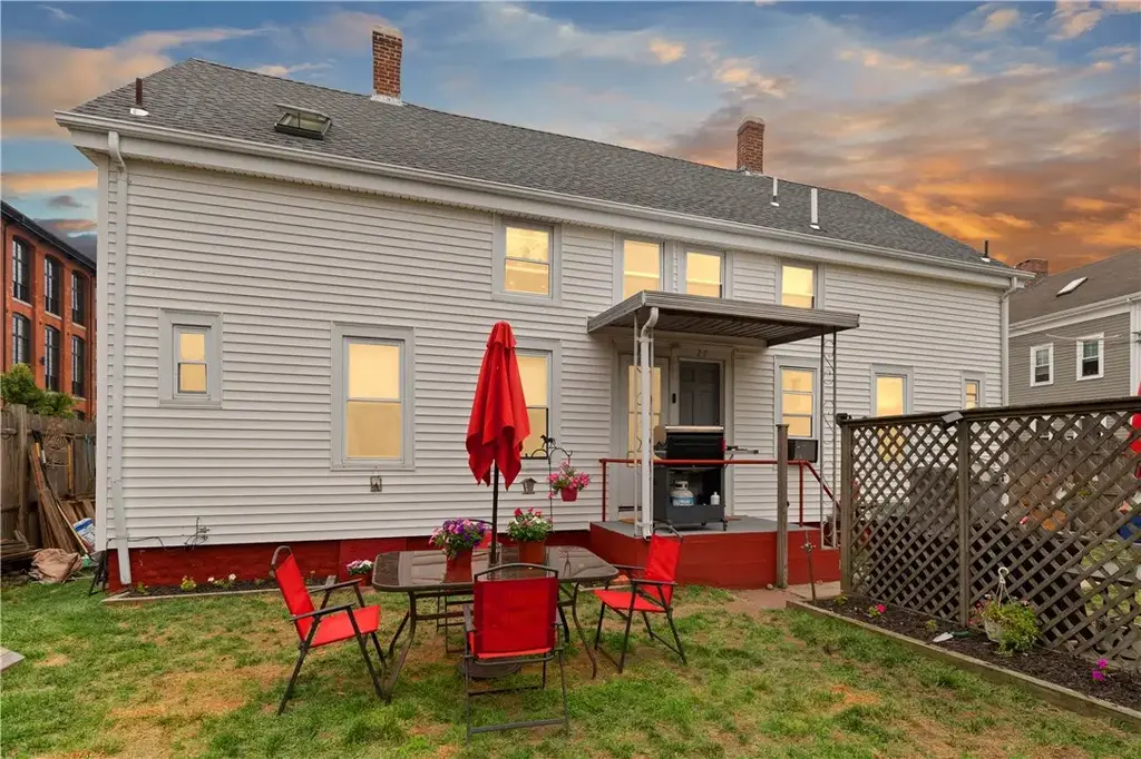 25 Davis St, Warren