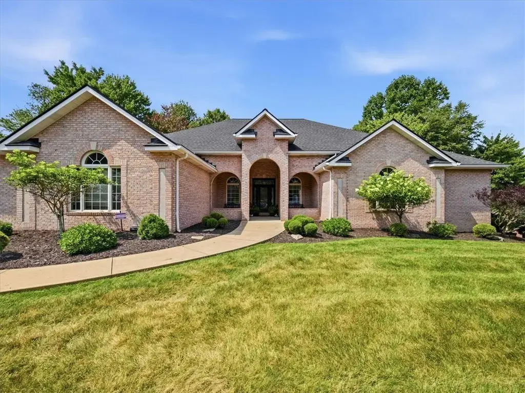 317 Macintosh Drive , Pine