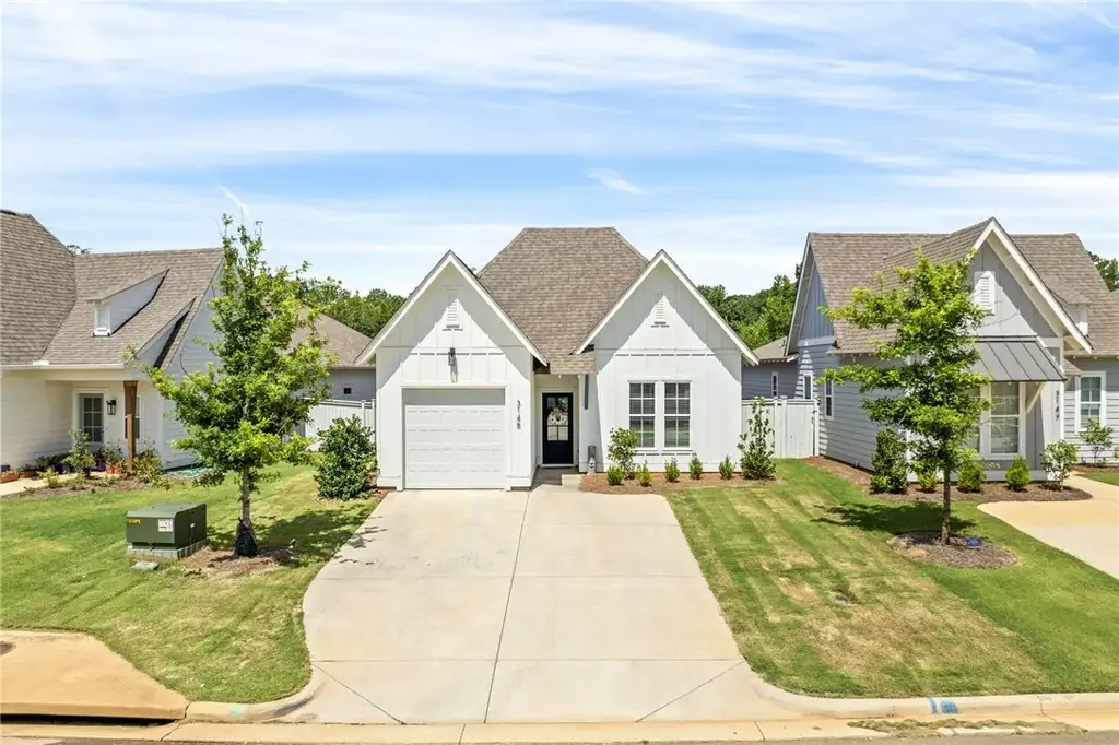 3145 Bottle Way, Auburn