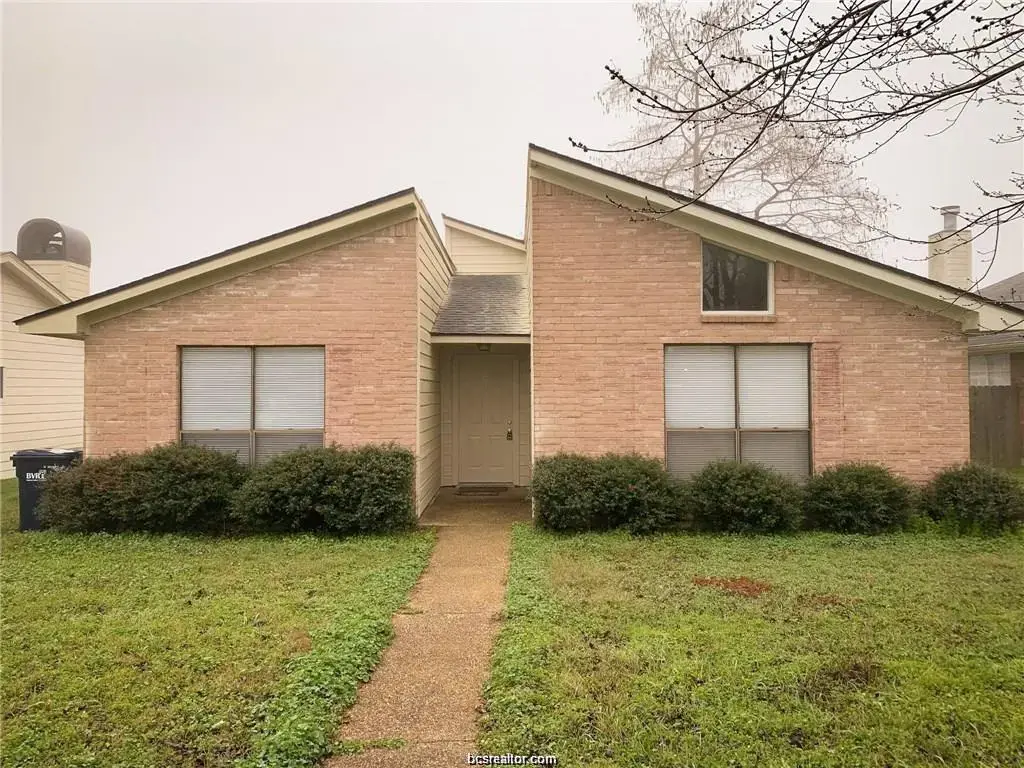 814 Camellia Court, College Station