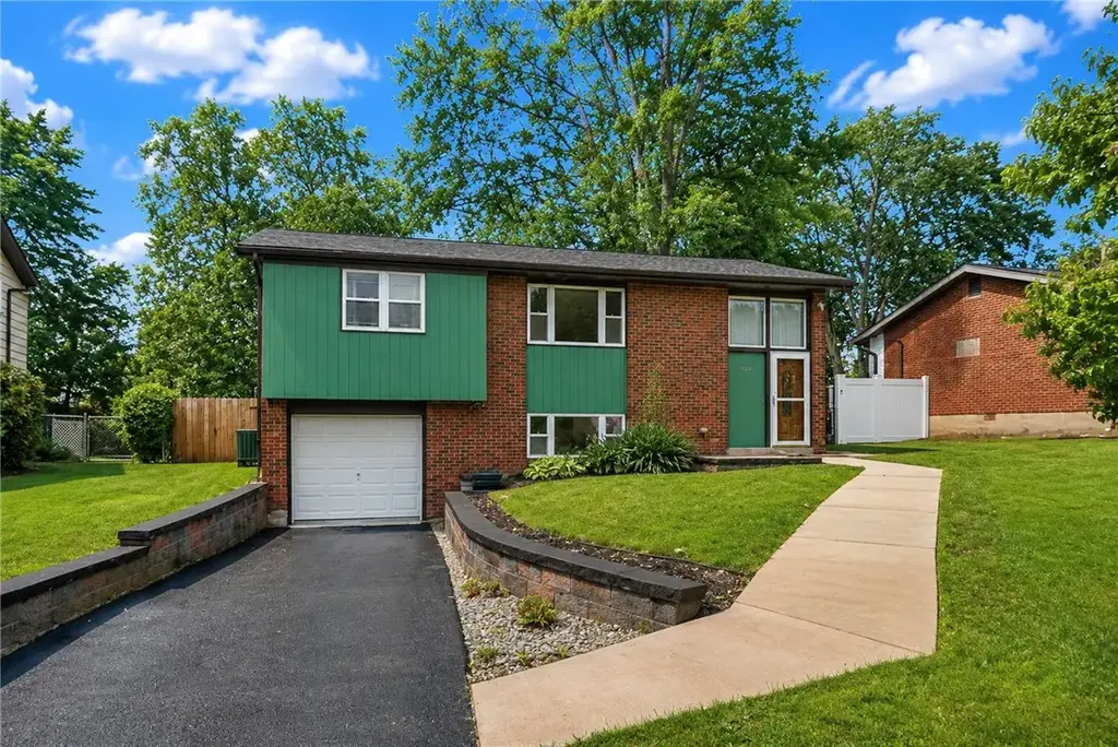 414 Alpine Village Drive , Monroeville