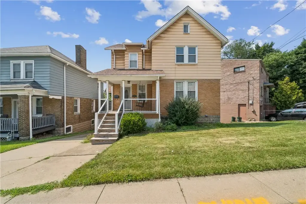 361 Avenue F, Forest Hills Boro