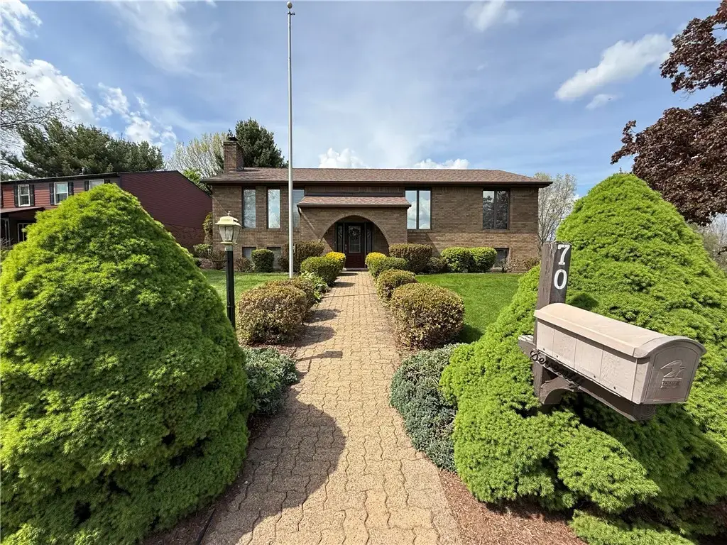 70 Green Meadow Court , Plum Boro