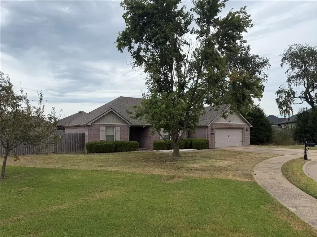 2010 Greenwood Cove, Pea Ridge