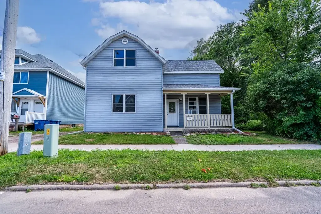 208 W Messenger Street, Rice Lake