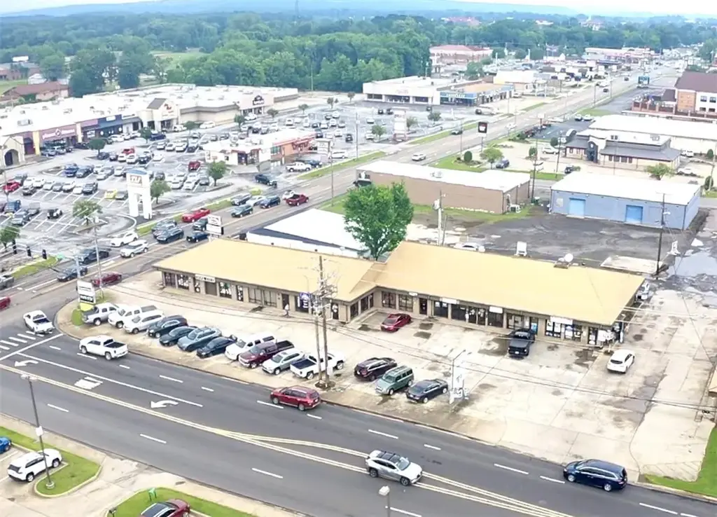 127 E Parkway Drive, Russellville