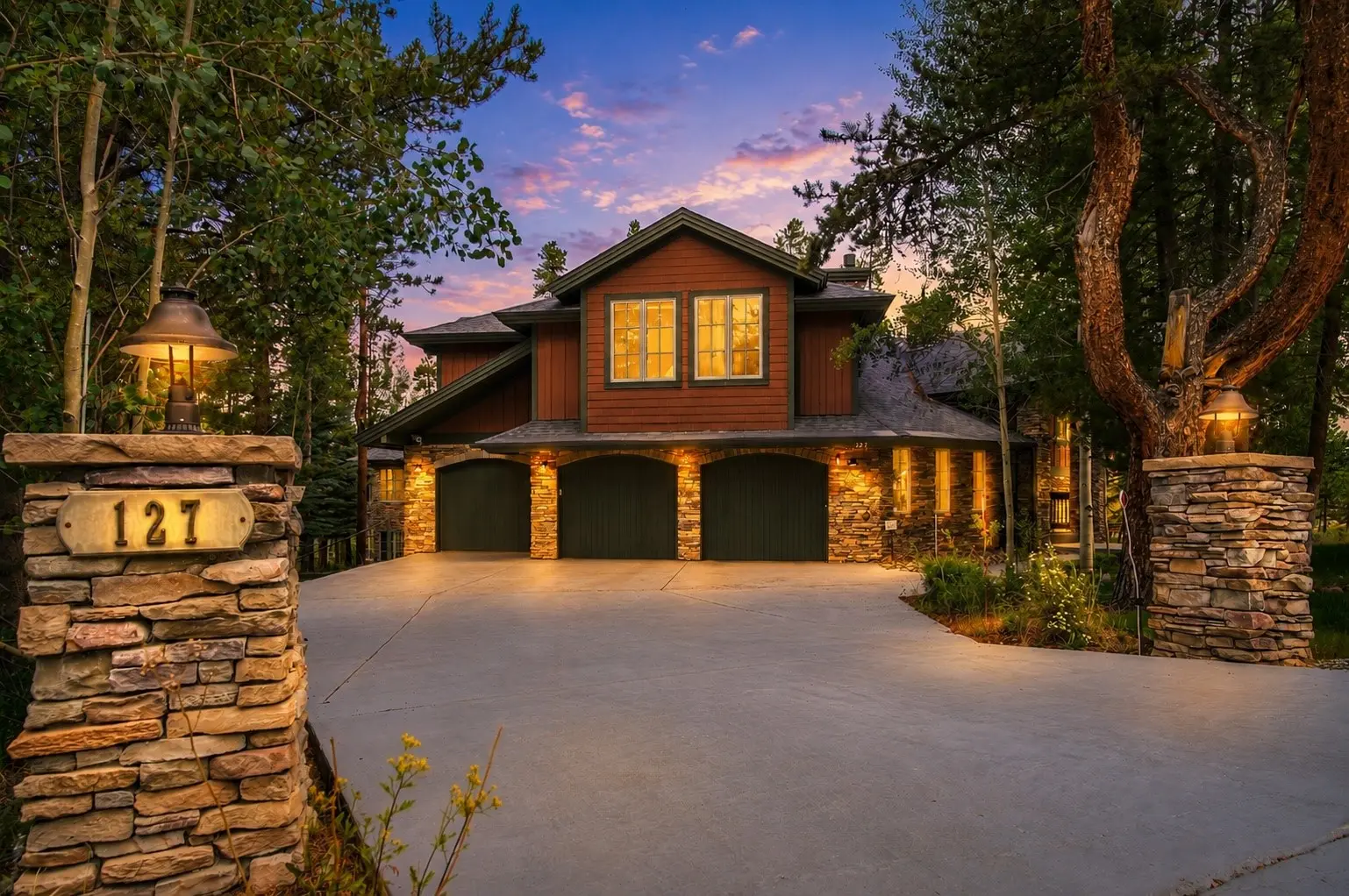 127 Marks Lane, Breckenridge