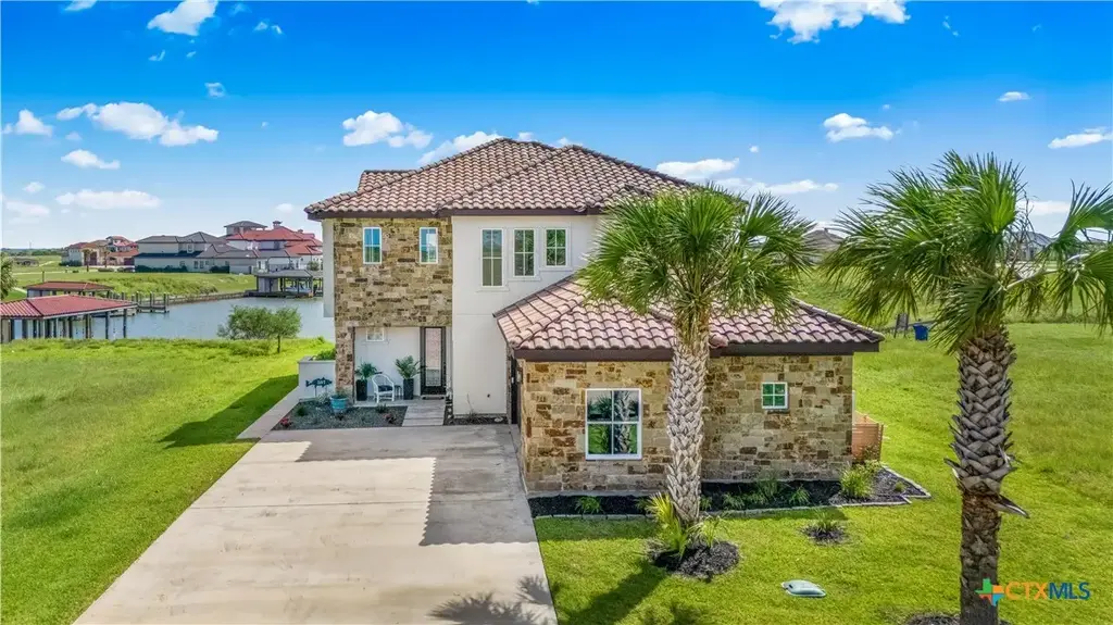 597 W Lago Loop Road, Port O'Connor
