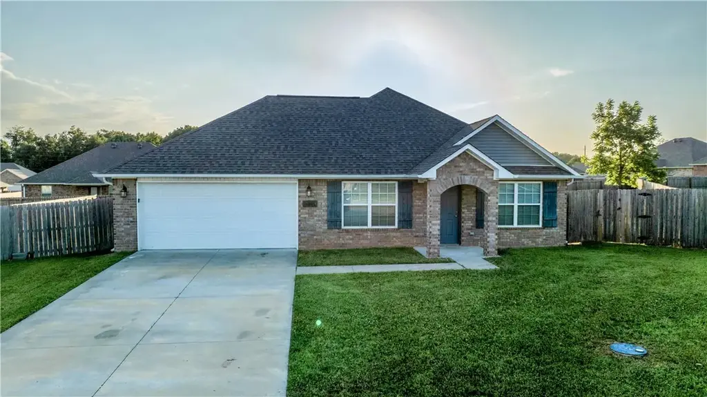 2000 Greenwood Court, Gentry