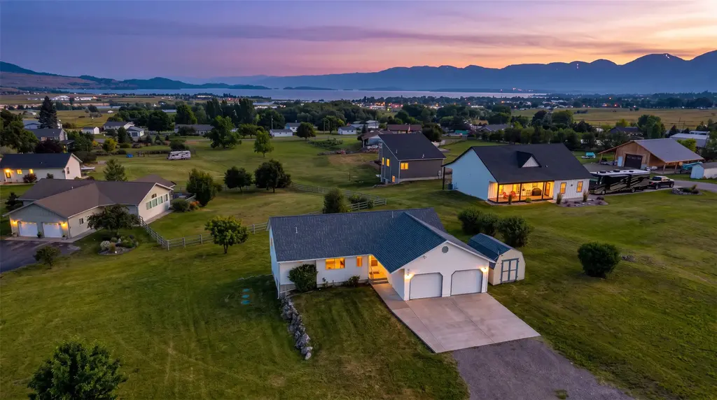 39445 Lakeview Drive, Polson