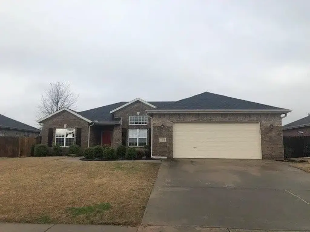 1910 Sw Aspen Street, Bentonville