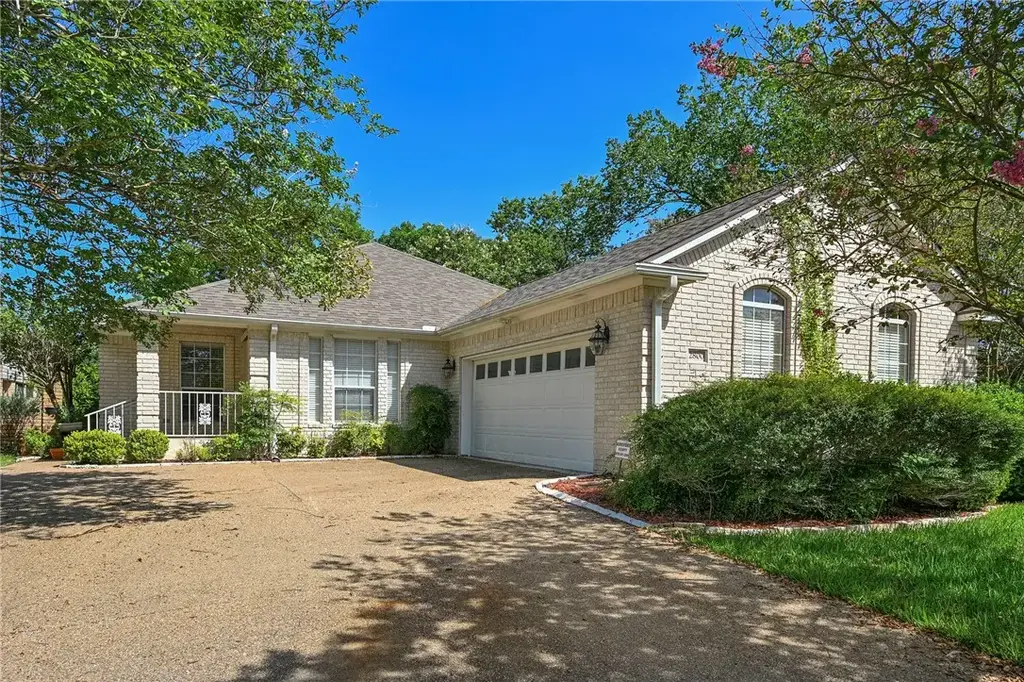 2800 Broadmoor Drive, Bryan