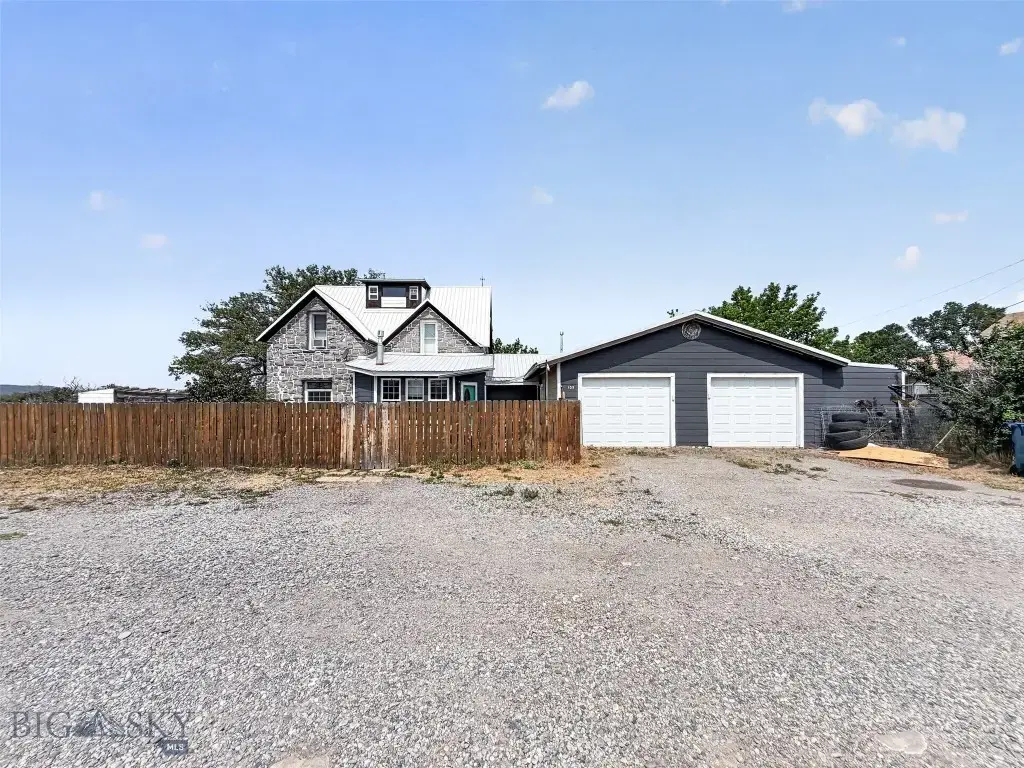 105 W Yellowstone Avenue, Big Timber