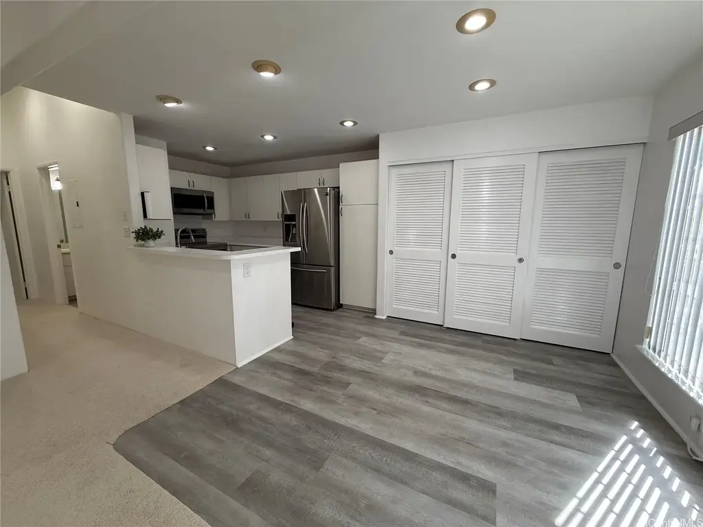 528 Mananai Place # 16t, Honolulu
