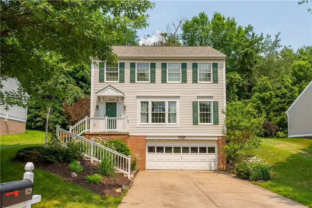 1129 Meadowbrook Drive, Canonsburg