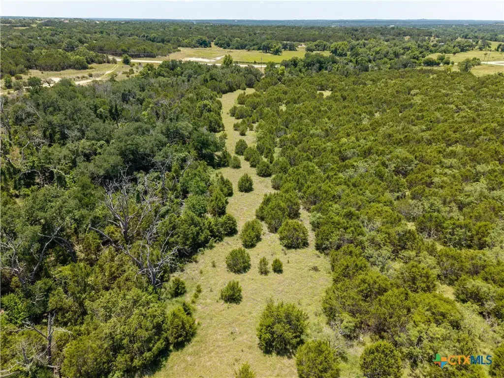 2099 Fm 2313, Kempner