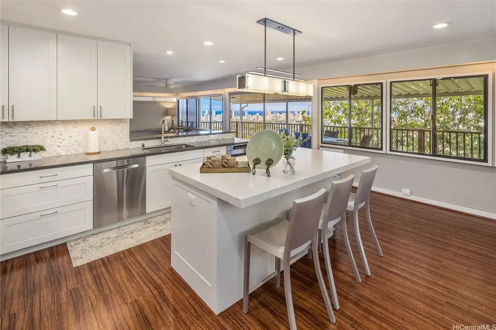 1516 Alencastre Street, Honolulu