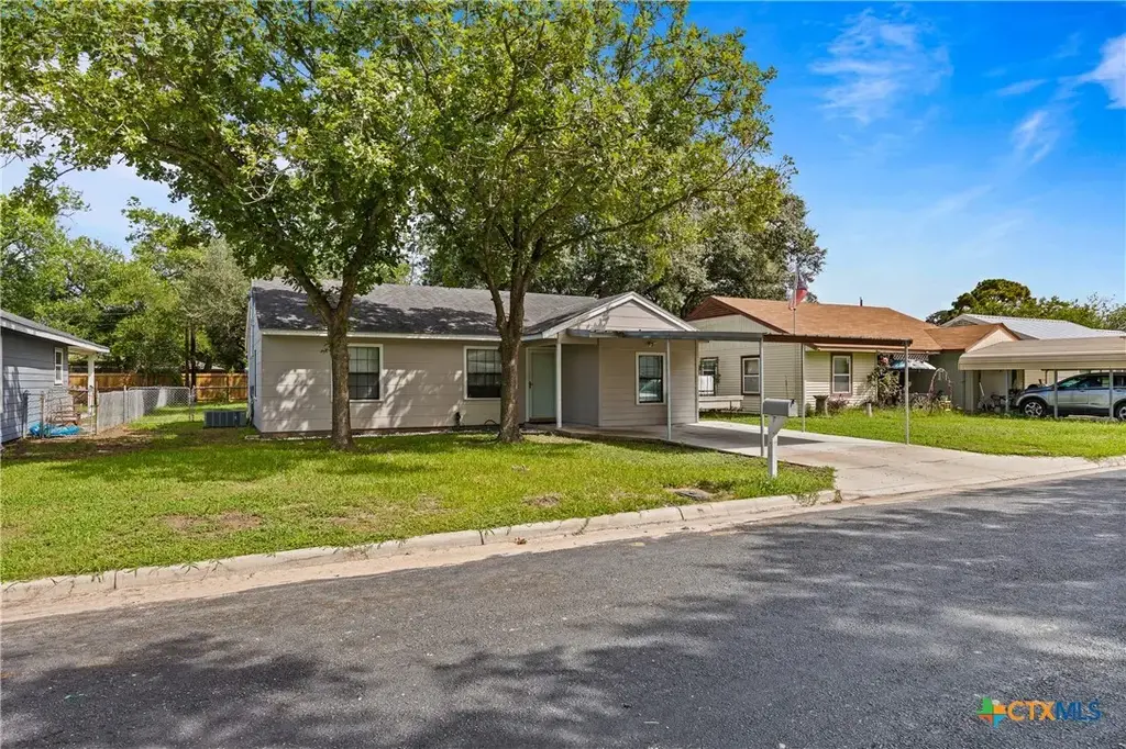 205 Sandra Street, Edna