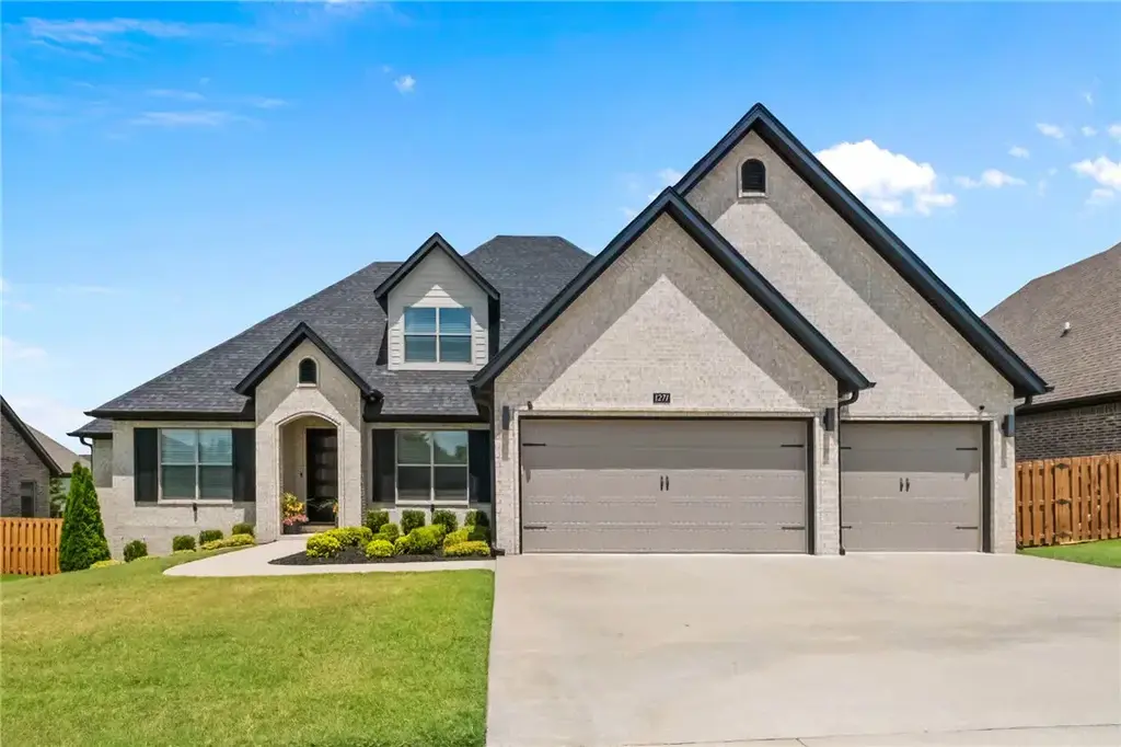 1271 Elizabeth, Bentonville