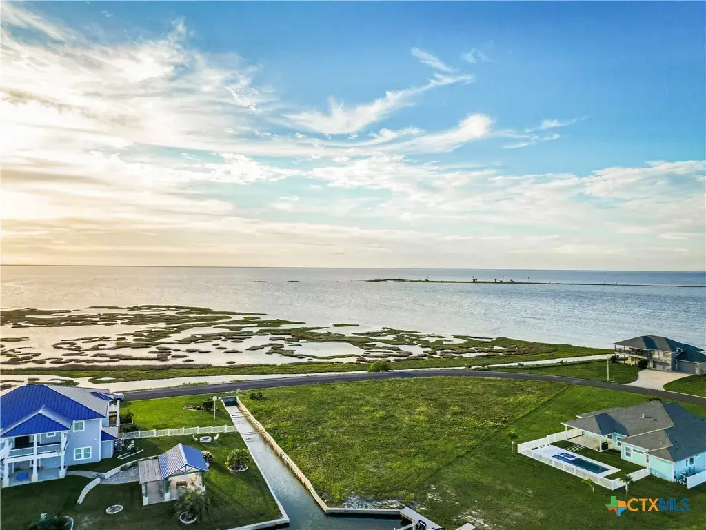 20 Northpointe Dr, Rockport