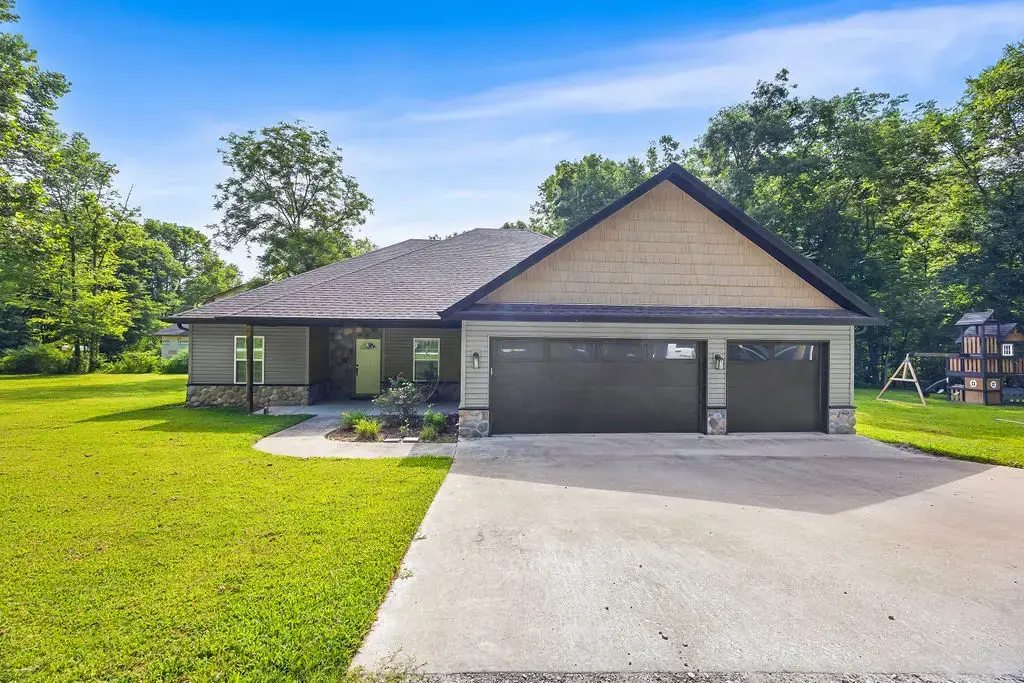 1 Halvergate Lane, Bella Vista