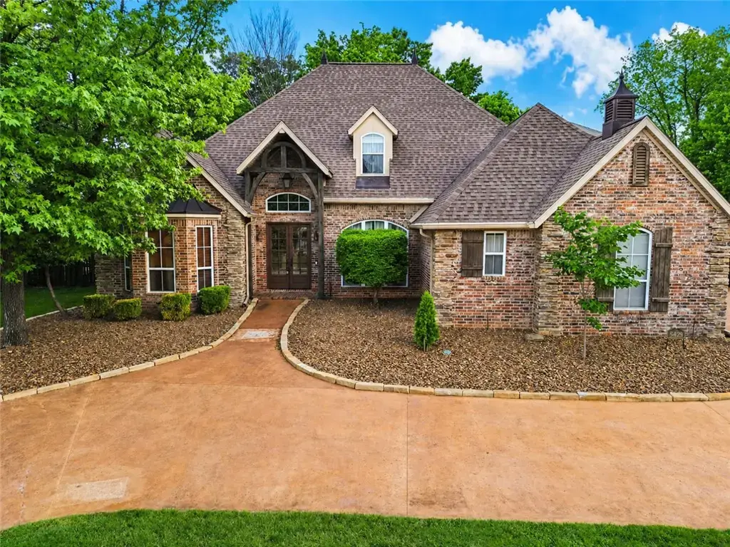 5429 Chardonnay Court, Rogers
