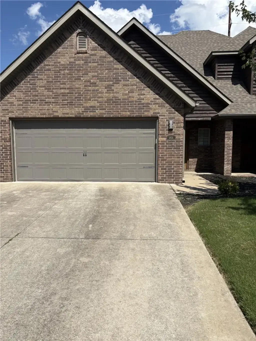 1801 Sw Stonegrove Road 1801, Bentonville
