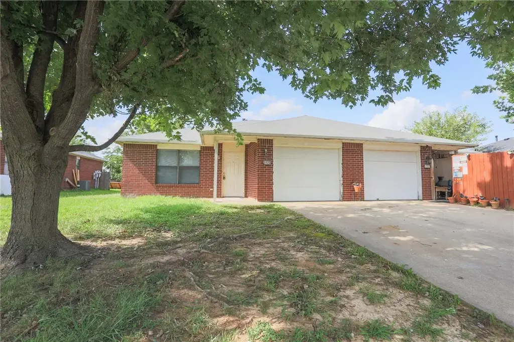 2223 W Roselawn Street, Rogers