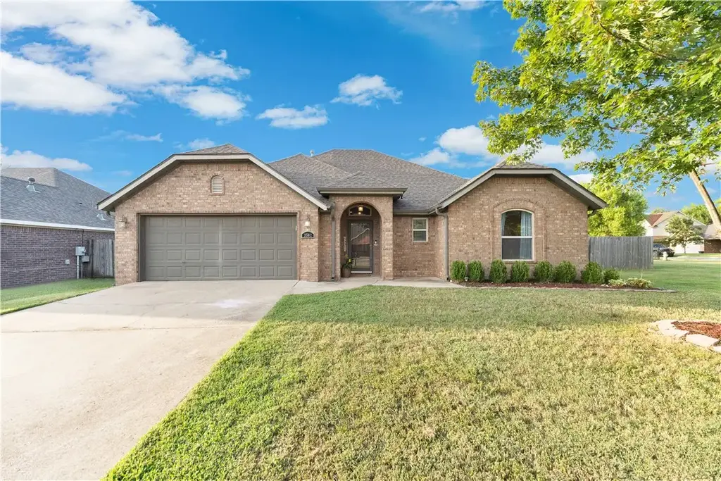 3502 S Stoney Point Road, Rogers