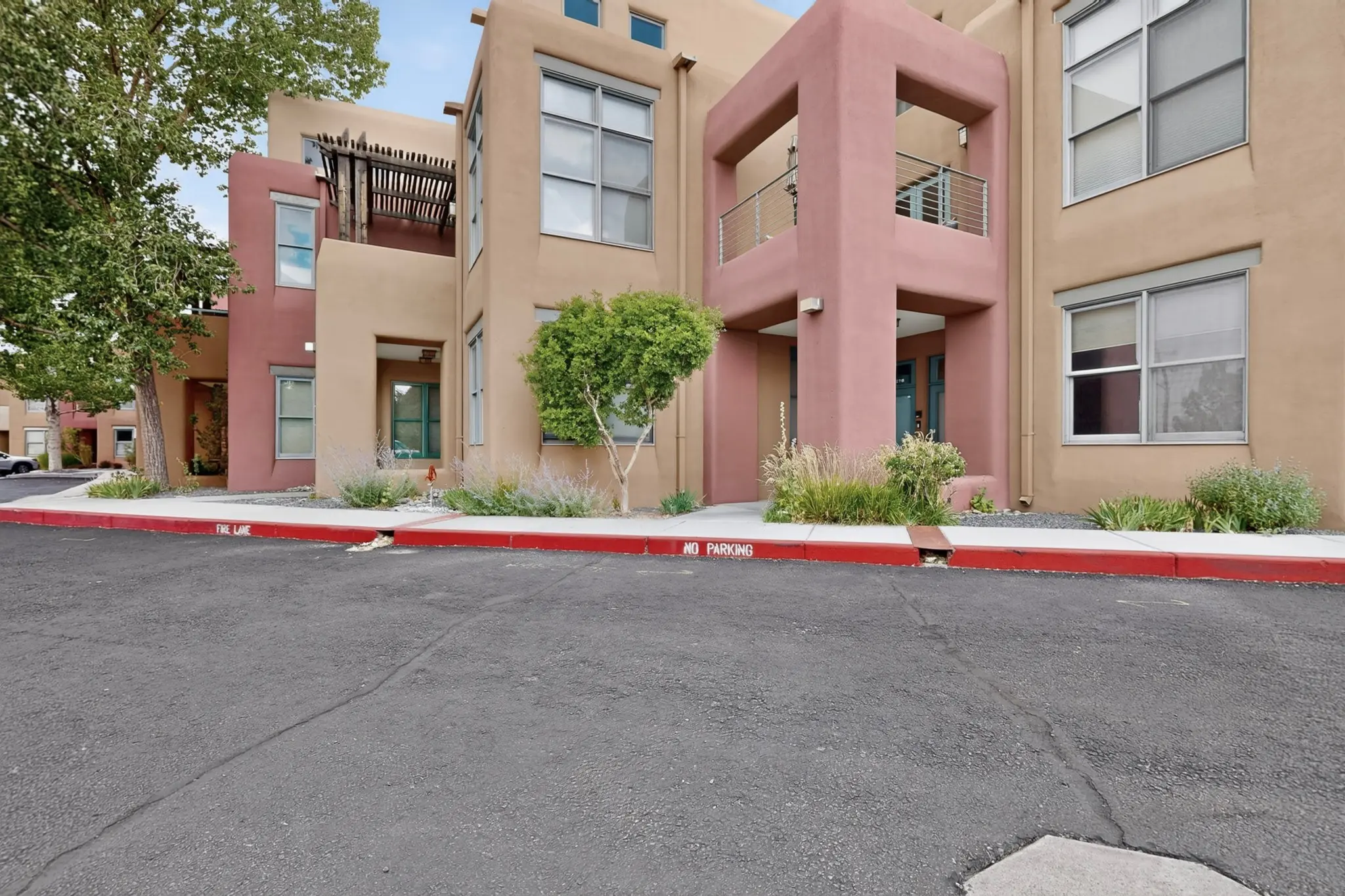 1012 Marquez Place # 307a, Santa Fe