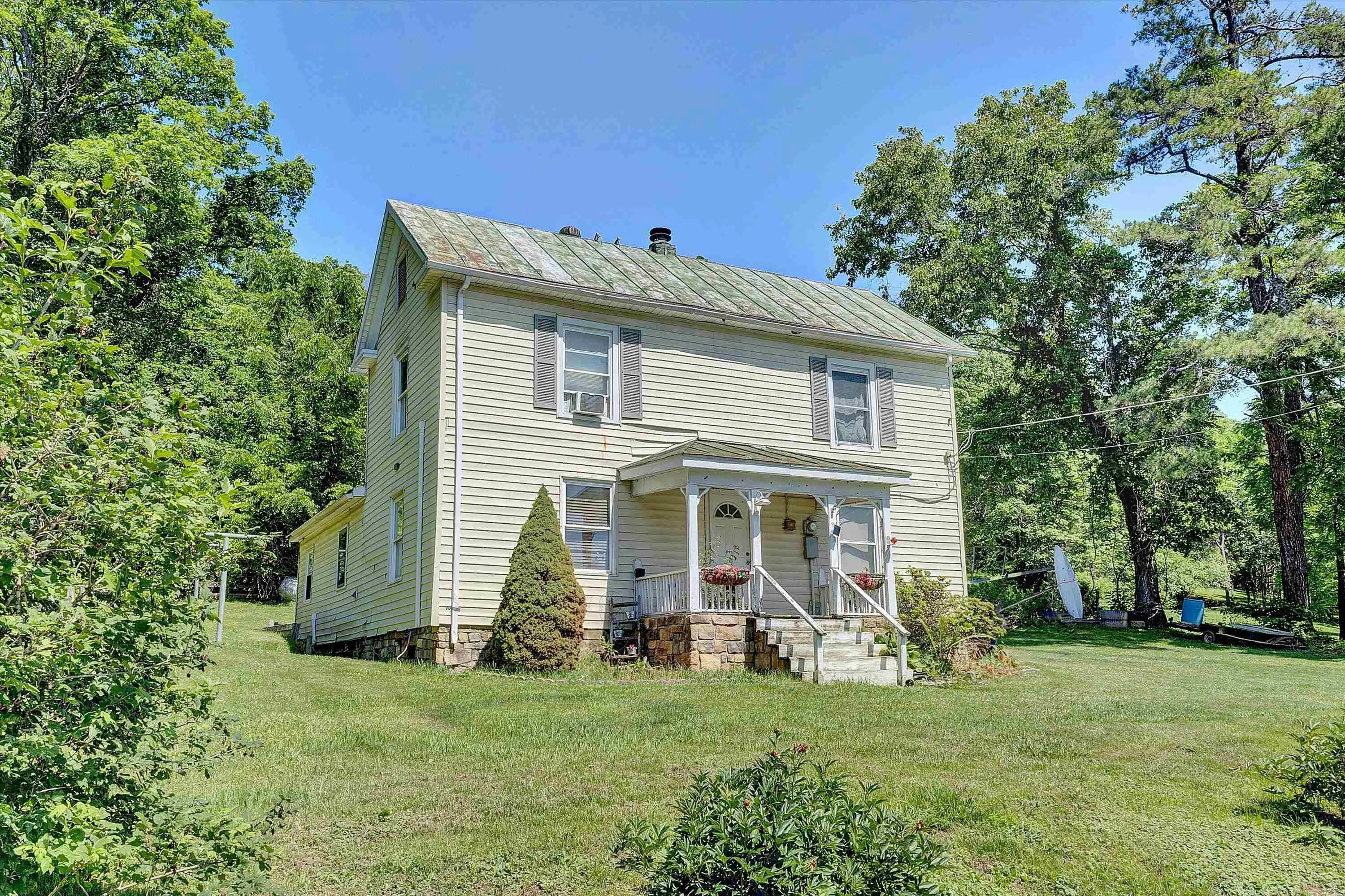 16287 Indian Draft Rd, Williamsville