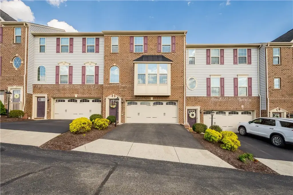 506 Aprilmae Way, Ross