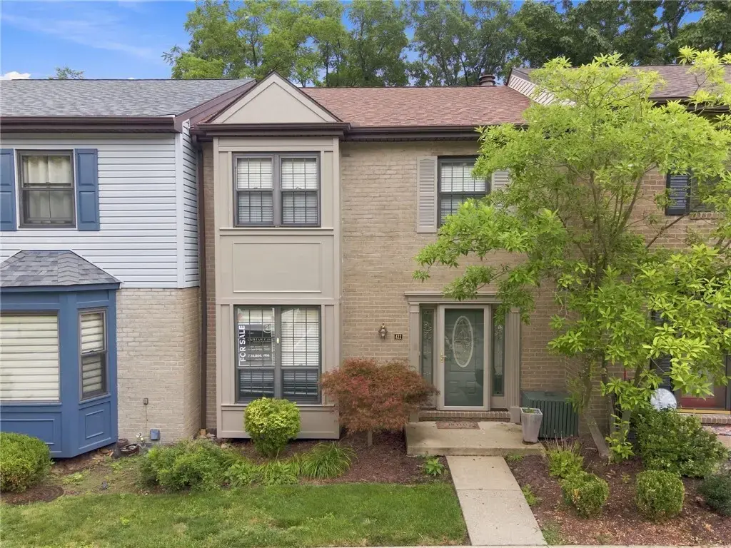 422 Edgetree, Murrysville