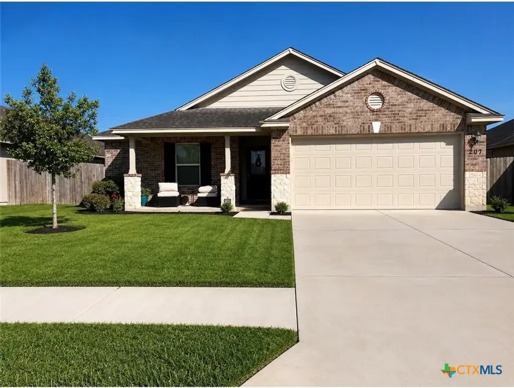 207 Cobble Stone Court, Victoria