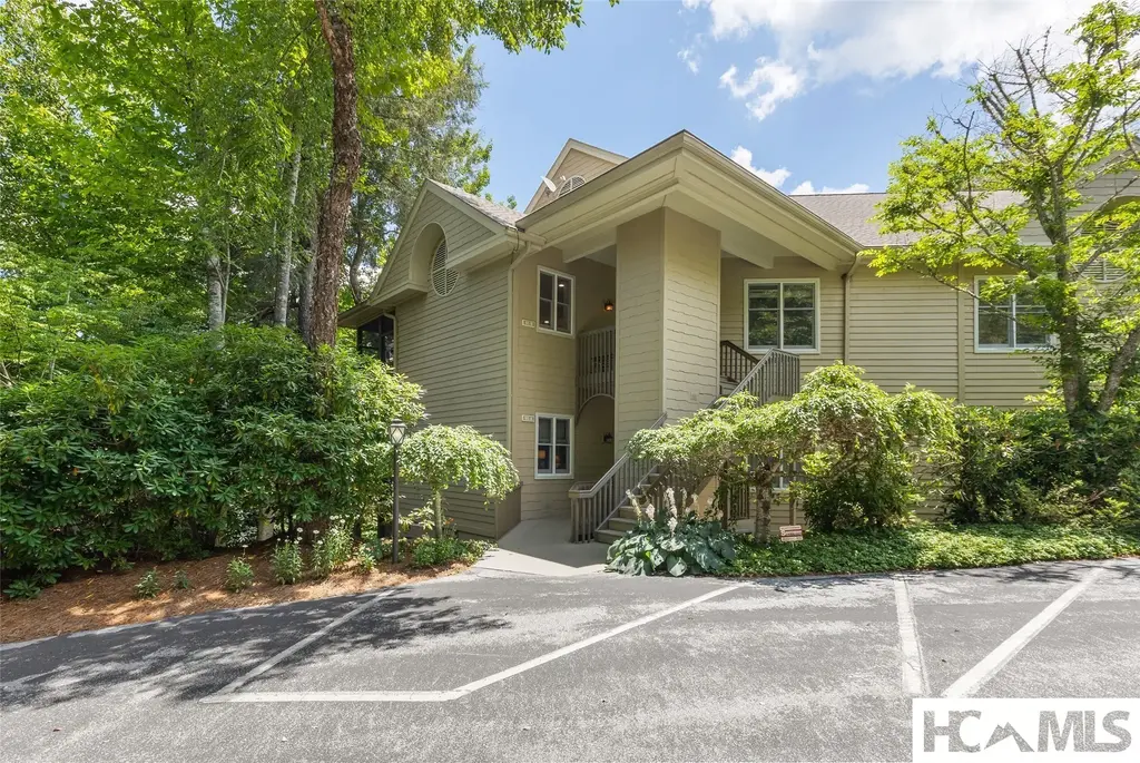 95b Burning Bush Lane 95b, Highlands